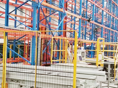 Automatic three-dimensional storage shelf 